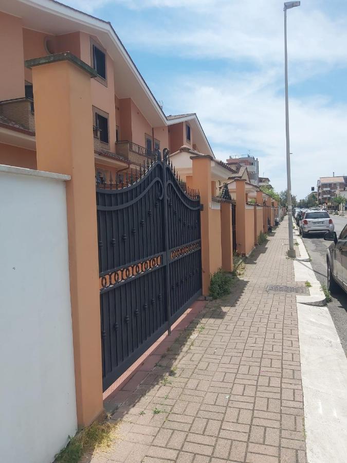 Casa Vacanza Indaco Fiumicino Ngoại thất bức ảnh